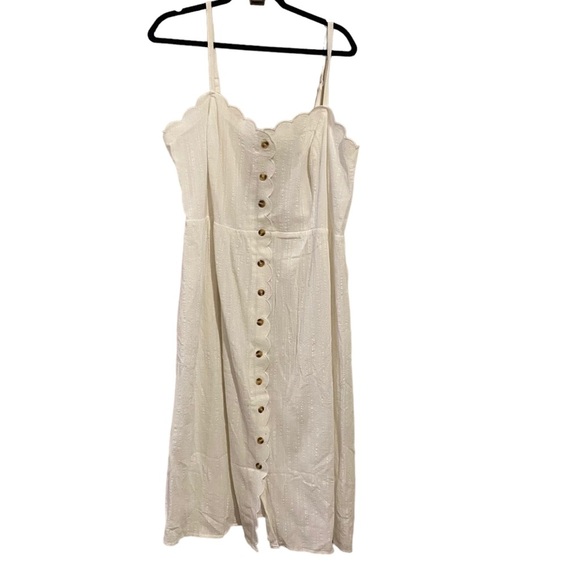 City Chic Dresses & Skirts - City Chic Scalloped Neckline Button Front Plus Size Sundress White Sz 18/20